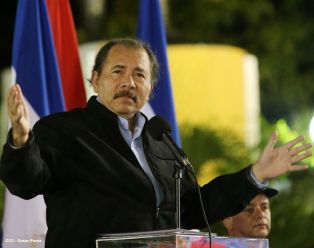 Daniel y Rosario presiden XVI acto de graduación de cadetes de la Policía