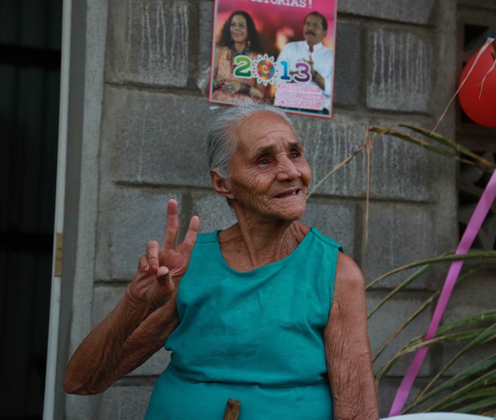 Familias leonesas felices con sus viviendas solidarias