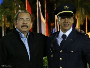 Daniel y Rosario presiden XVI acto de graduación de cadetes de la Policía