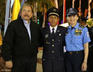 Daniel y Rosario presiden XVI acto de graduación de cadetes de la Policía