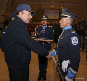  XXI Promoción de cadetes de la Academia de Policía Walter Mendoza
