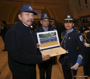  XXI Promoción de cadetes de la Academia de Policía Walter Mendoza