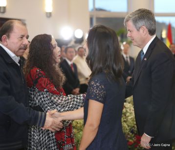 ¡Bienvenidos a Nicaragua en nombre de la Paz!