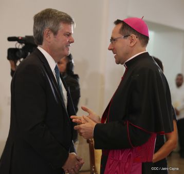 ¡Bienvenidos a Nicaragua en nombre de la Paz!