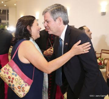 ¡Bienvenidos a Nicaragua en nombre de la Paz!