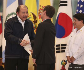 ¡Bienvenidos a Nicaragua en nombre de la Paz!