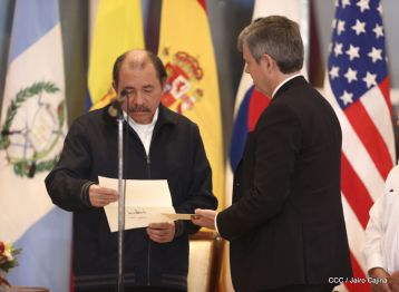 ¡Bienvenidos a Nicaragua en nombre de la Paz!