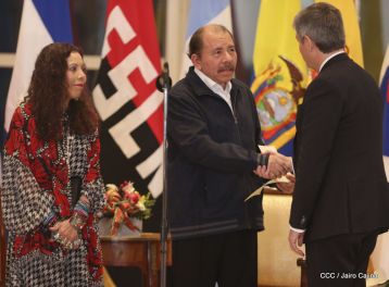 ¡Bienvenidos a Nicaragua en nombre de la Paz!