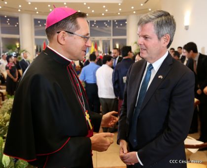 ¡Bienvenidos a Nicaragua en nombre de la Paz!