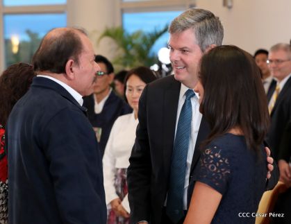 ¡Bienvenidos a Nicaragua en nombre de la Paz!