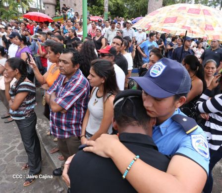 ¡Honor y Gloria a nuestros compañeros, honor y gloria a nuestra Policía Nacional!