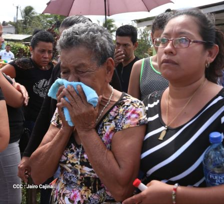 ¡Honor y Gloria a nuestros compañeros, honor y gloria a nuestra Policía Nacional!