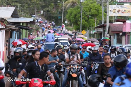 ¡Honor y Gloria a nuestros compañeros, honor y gloria a nuestra Policía Nacional!