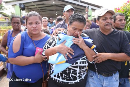 ¡Honor y Gloria a nuestros compañeros, honor y gloria a nuestra Policía Nacional!