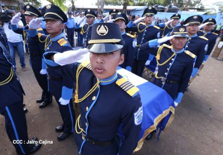 ¡Honor y Gloria a nuestros compañeros, honor y gloria a nuestra Policía Nacional!