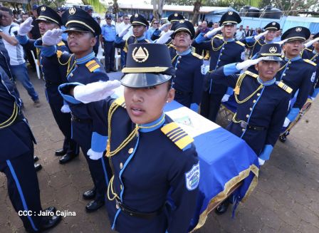 ¡Honor y Gloria a nuestros compañeros, honor y gloria a nuestra Policía Nacional!