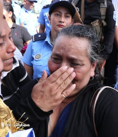 ¡Honor y Gloria a nuestros compañeros, honor y gloria a nuestra Policía Nacional!