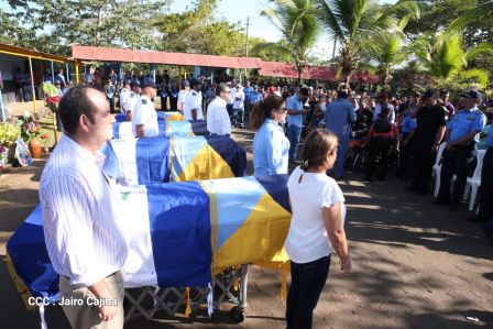 ¡Honor y Gloria a nuestros compañeros, honor y gloria a nuestra Policía Nacional!
