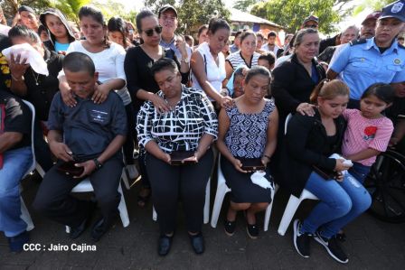 ¡Honor y Gloria a nuestros compañeros, honor y gloria a nuestra Policía Nacional!