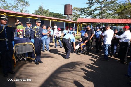 ¡Honor y Gloria a nuestros compañeros, honor y gloria a nuestra Policía Nacional!