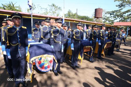 ¡Honor y Gloria a nuestros compañeros, honor y gloria a nuestra Policía Nacional!