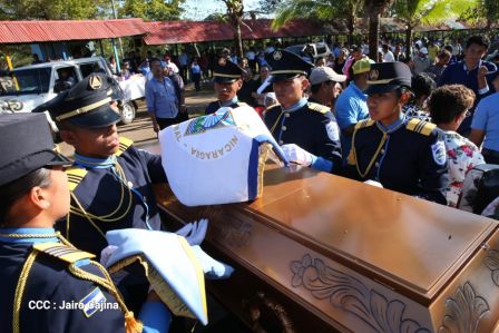 ¡Honor y Gloria a nuestros compañeros, honor y gloria a nuestra Policía Nacional!