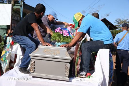 ¡Honor y Gloria a nuestros compañeros, honor y gloria a nuestra Policía Nacional!