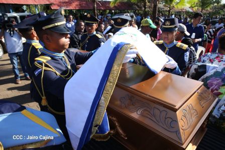 ¡Honor y Gloria a nuestros compañeros, honor y gloria a nuestra Policía Nacional!