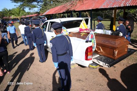 ¡Honor y Gloria a nuestros compañeros, honor y gloria a nuestra Policía Nacional!
