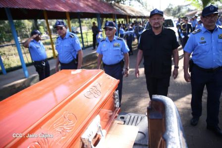 ¡Honor y Gloria a nuestros compañeros, honor y gloria a nuestra Policía Nacional!