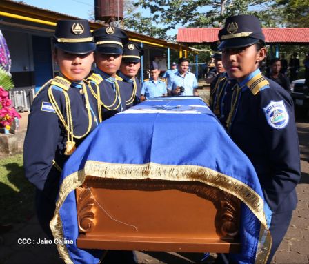 ¡Honor y Gloria a nuestros compañeros, honor y gloria a nuestra Policía Nacional!