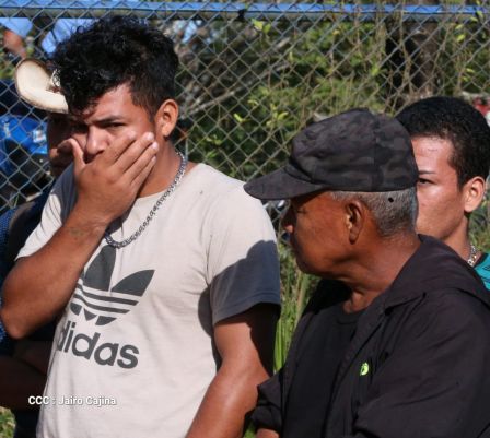 ¡Honor y Gloria a nuestros compañeros, honor y gloria a nuestra Policía Nacional!