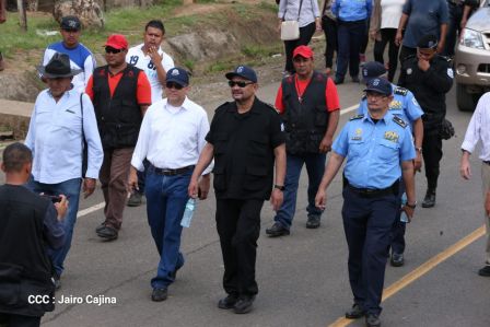 ¡Honor y Gloria a nuestros compañeros, honor y gloria a nuestra Policía Nacional!
