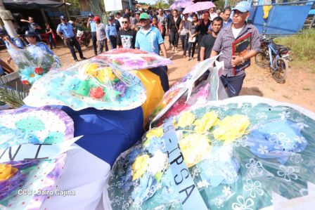 ¡Honor y Gloria a nuestros compañeros, honor y gloria a nuestra Policía Nacional!