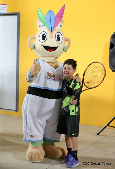 Inauguran modernas canchas de tenis en Managua