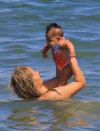 Parque acuático y Xiloá reciben a familias capitalinas en paz y alegría