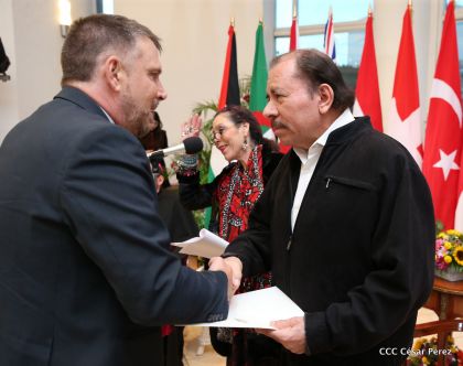 Embajadores presentan credenciales en una Nicaragua que quiere paz
