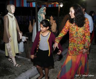 Compañera Rosario supervisa avances en instalación del Belén en Parque Luis Alfonso Velásquez