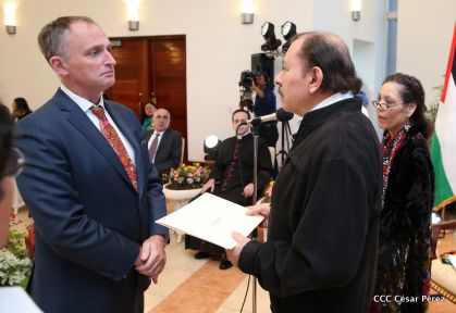 Embajadores presentan credenciales en una Nicaragua que quiere paz