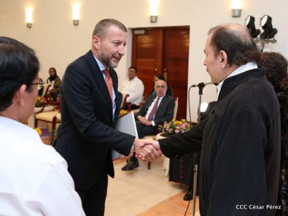 Embajadores presentan credenciales en una Nicaragua que quiere paz