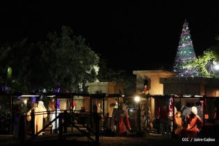 Compañera Rosario supervisa avances en instalación del Belén en Parque Luis Alfonso Velásquez