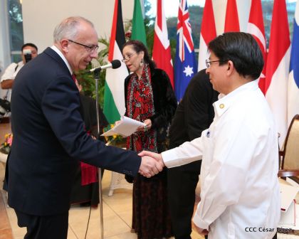 Embajadores presentan credenciales en una Nicaragua que quiere paz