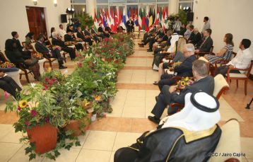 Embajadores presentan credenciales en una Nicaragua que quiere paz