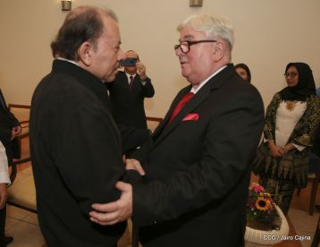 Embajadores presentan credenciales en una Nicaragua que quiere paz