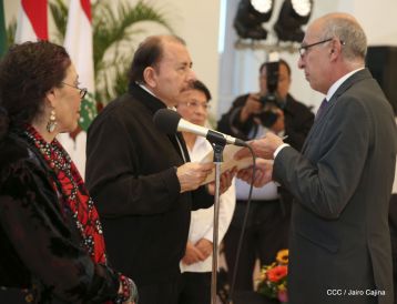Embajadores presentan credenciales en una Nicaragua que quiere paz