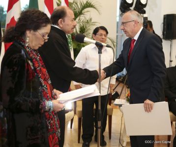 Embajadores presentan credenciales en una Nicaragua que quiere paz