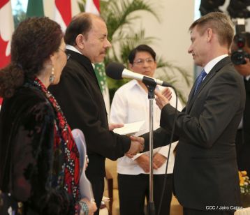 Embajadores presentan credenciales en una Nicaragua que quiere paz