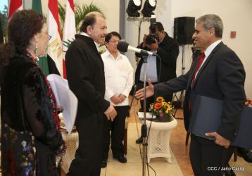 Embajadores presentan credenciales en una Nicaragua que quiere paz