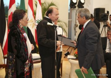 Embajadores presentan credenciales en una Nicaragua que quiere paz