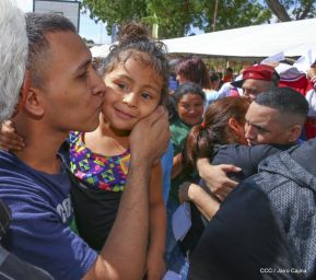 Presos reciben perdón presidencial de convivencia familiar en el día del Amor y la Amistad